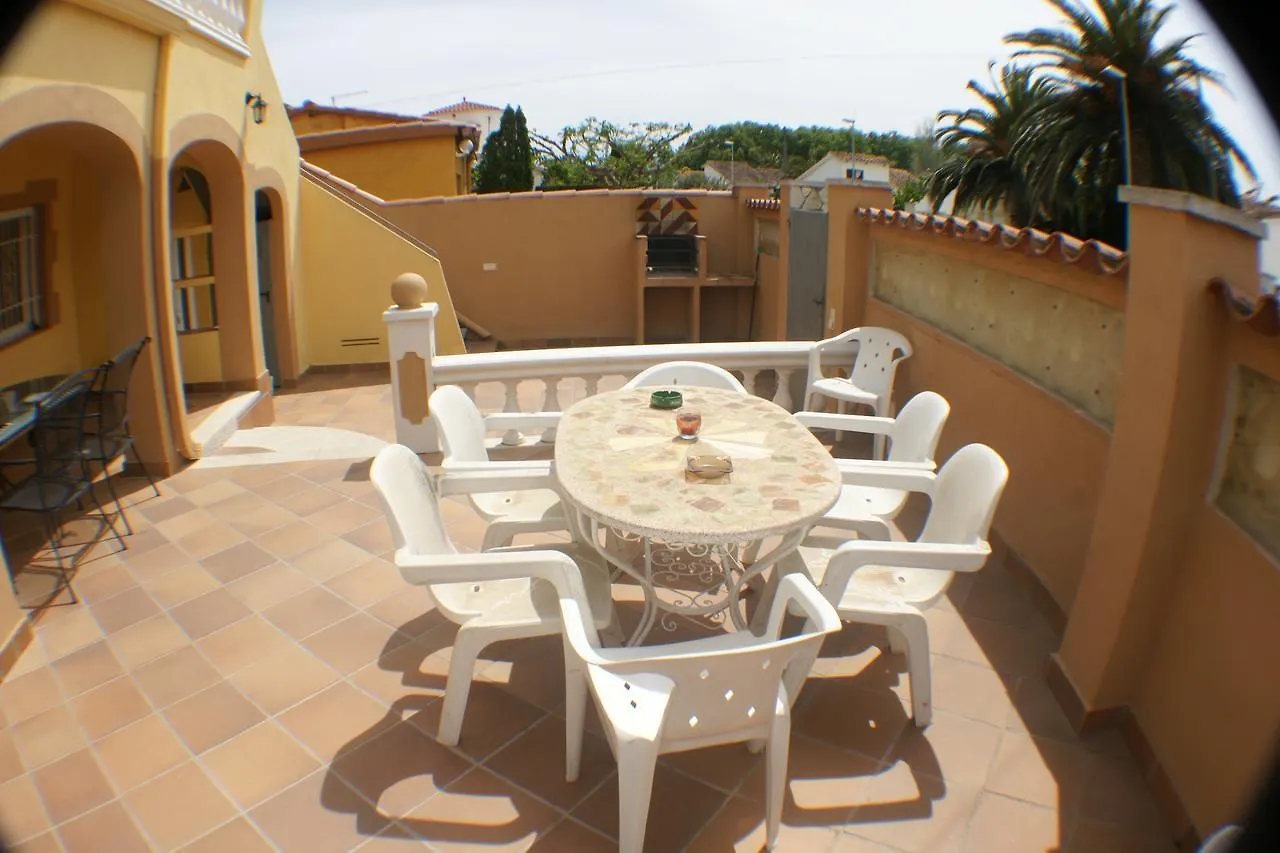 Prázdninový dům Goldhome - Carlit - Casa 9 Habitaciones, Piscina Privada, Sala De Juegos Empuriabrava